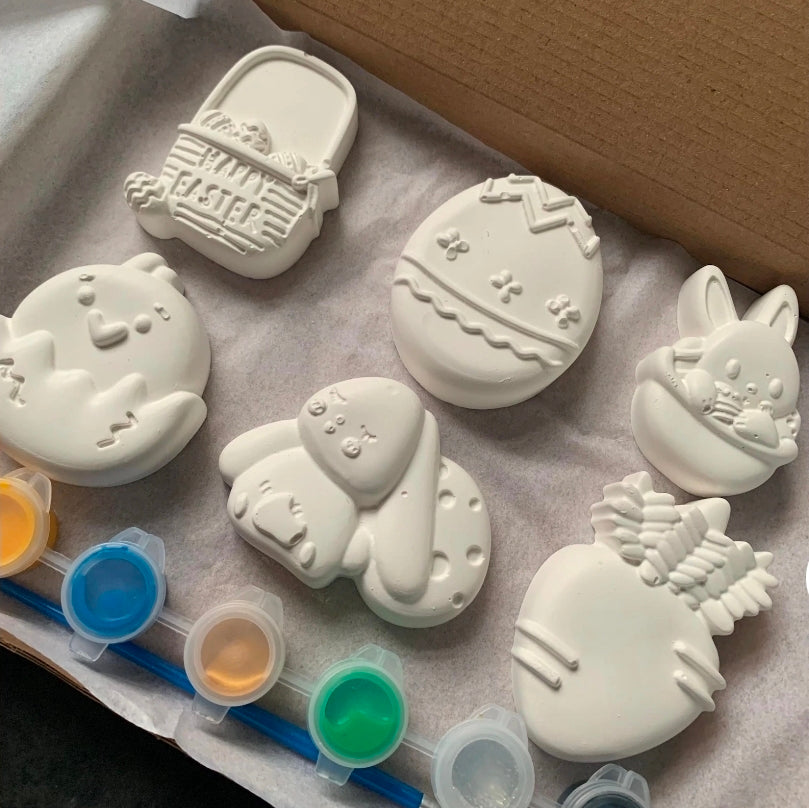 Custom Crafts: Paint, Color, Create Something Great!